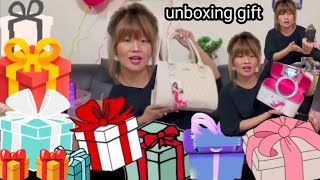 unboxing my birthday 🎁❤️@shiyalama77 @Shiya_volgs @Sushmita2001