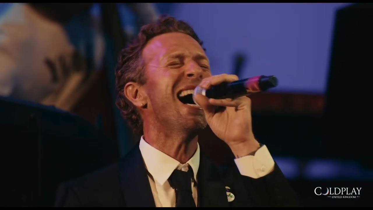 Chris Martin. Gustavo Dudamel & LA Philharmonic Orchestra | Fix You | A Concert For Venezuela 