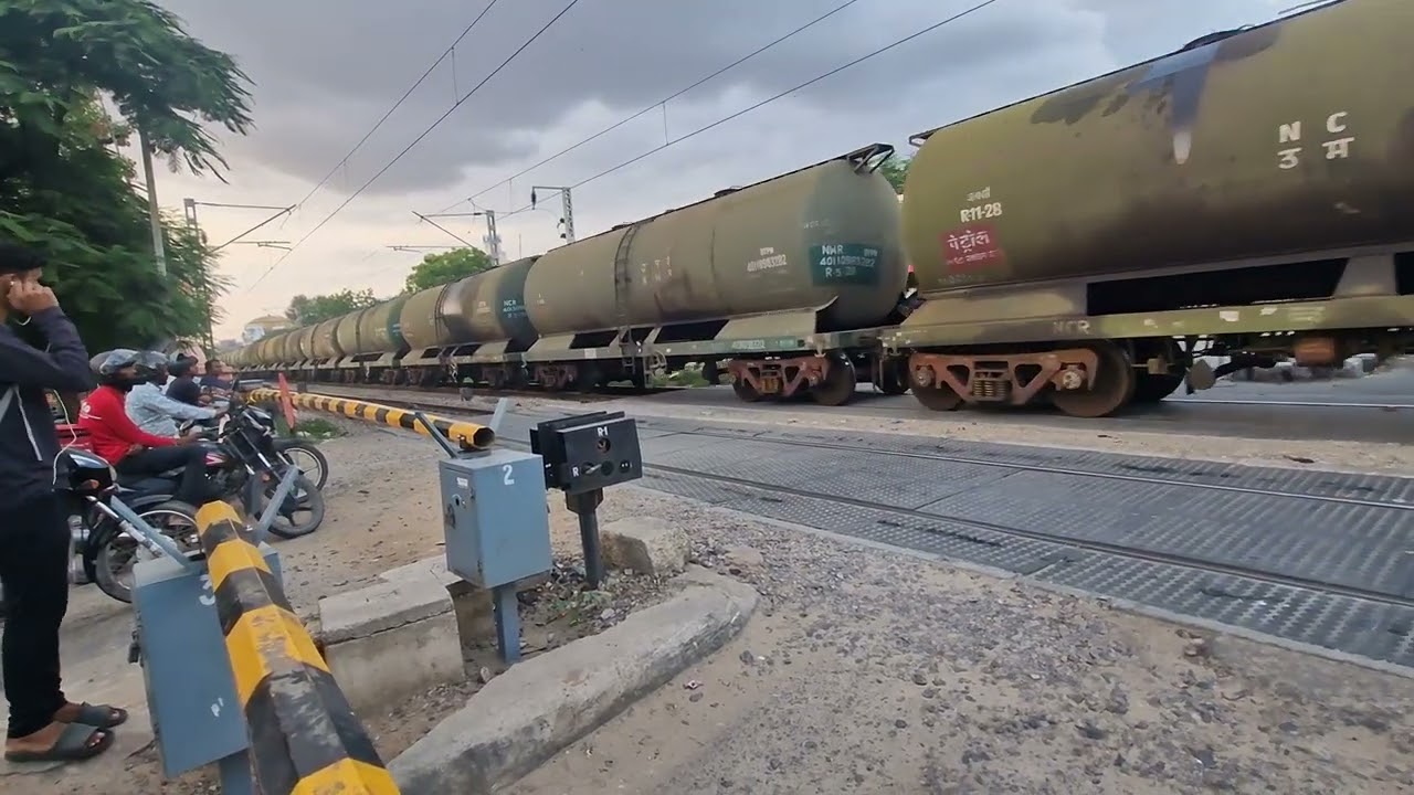 Sabse badi Maalgadi, wo bhi petrol ki 