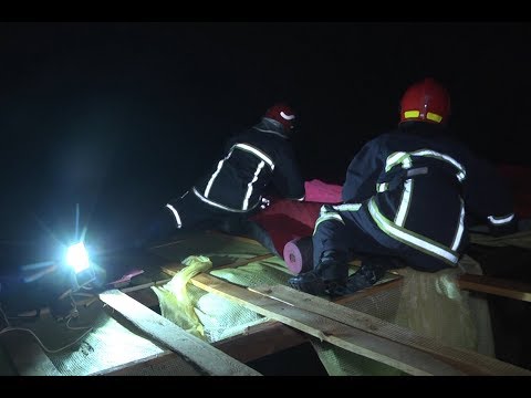 MNSKHM: На Хмельниччині рятувальники допомогли накрити пошкоджений внаслідок поривів вітру дах школи MNSKHM: На Хмельниччині рятувальники допомогли накрити пошкоджений внаслідок поривів вітру дах школи
