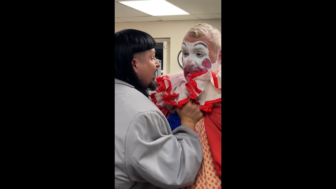 Guarda My father worked an honest job as a clown for 37 years until I fired him su YouTube Guarda My father worked an honest job as a clown for 37 years until I fired him su YouTube