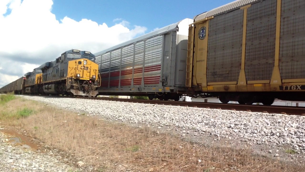 CSX SD70MAC leads a autorack train with a HLCX SD40 trailing (2015 ...