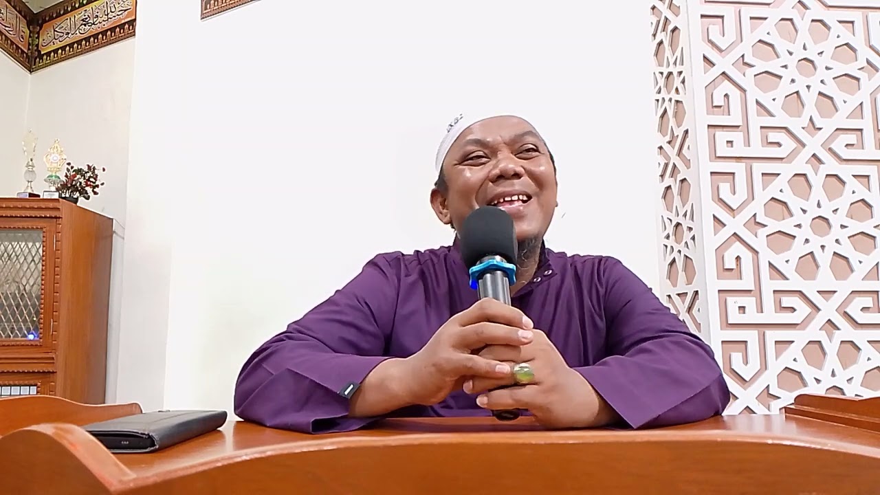 Alhamdulillaah Ustadz Dr H Kamaruzzaman MA Mushola Ath Thayyibah Siteba Kota Padang Indonesia 