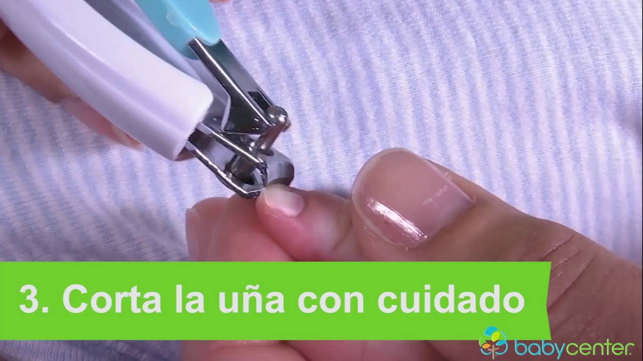 Cómo cortar las uñas de un recién nacido