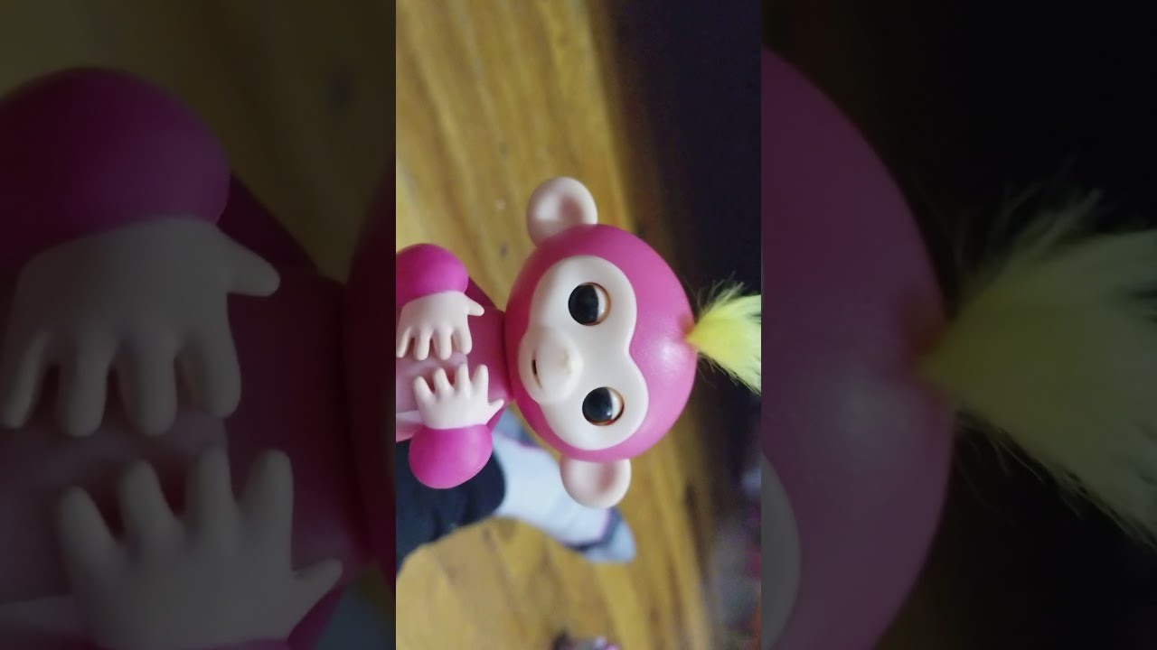 Real vs fake fingerling. RainbowMayaPlayz