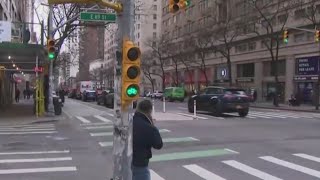 New York City installs bike traffic lights to improve cyclist safety