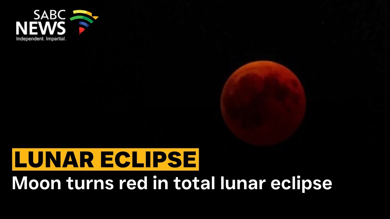 'Blood moon' in Cape Town