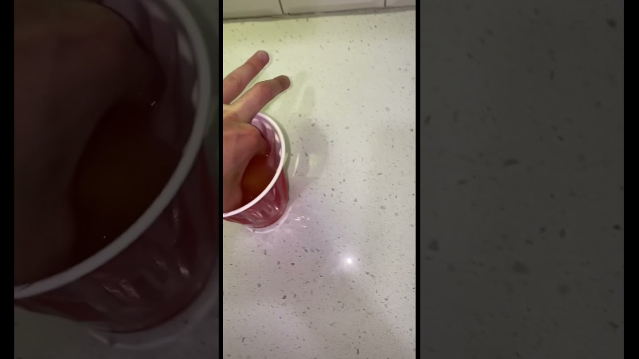 Вот что произойдет, если положить яйцо в уксус на 24 часа 