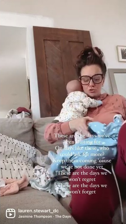 How to Hold And Feed TWINS | AT THE SAME TIME | Feeding and Holding TWINS!