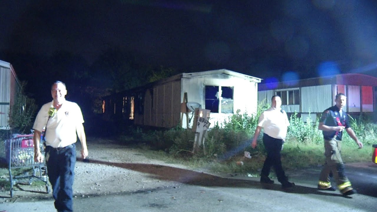 Fire in abandoned trailer seems suspicious, firefighters say - YouTube