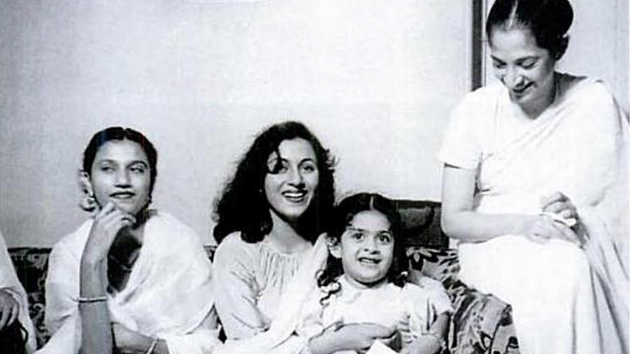 Legendary Actress Madhubala With Her Sisters | Mother, Father, Husband, image size:1280x720