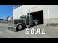 Backing stretched 2022 389 into shop | Seattle’s industrial park | 5 drop load steel hauler