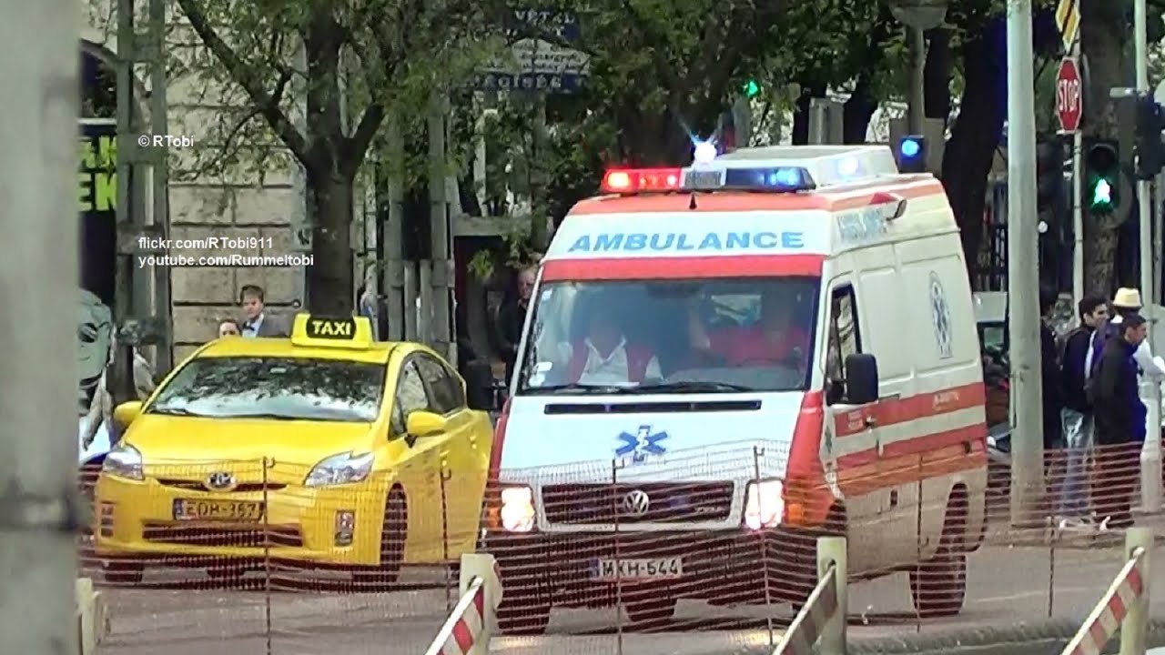 Budapest Salvator Ambulance Service ambulance responding [HU | 13.4.2017]