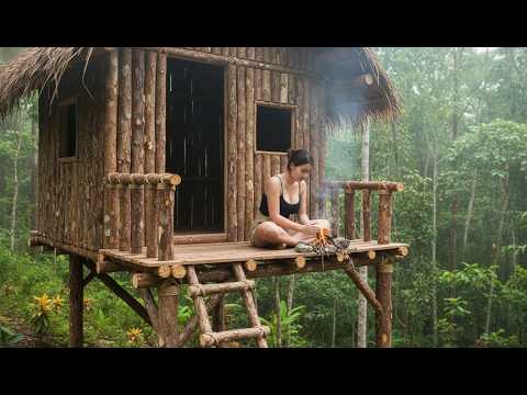 Alone and Hunted in the Jungle – Racing Against Death While Building a Tree Shelter