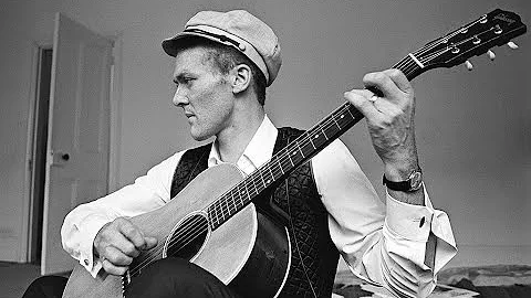 Remembering Davey Graham - James & Ramon in conver...
