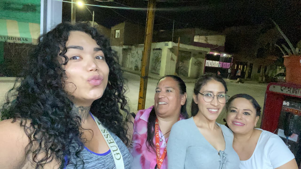 En el Modelorama con la Marisol y Magda y el clan Paolita Suárez