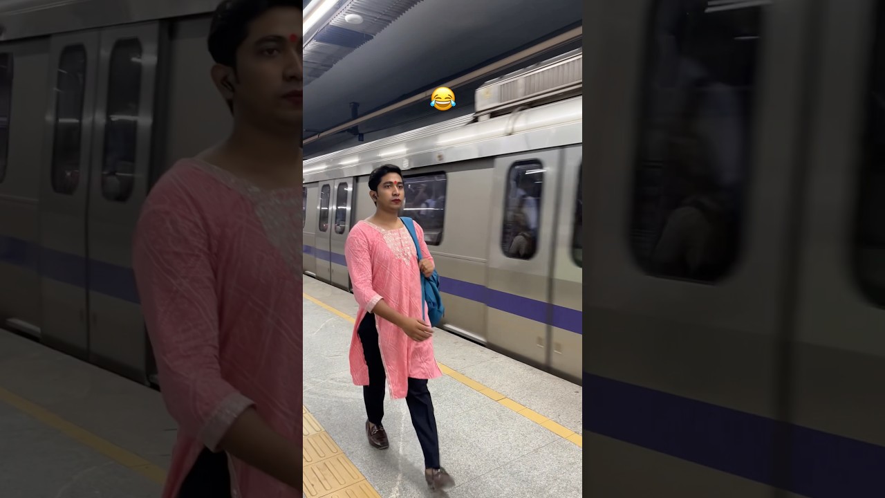 DELHI METRO😂  Funny boy in suit 