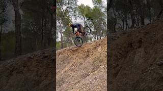#abb #mtb #xtreme #drop #jump #trail #bewatt #airx #invertido #mtbskills #trialbike #trials #enduro