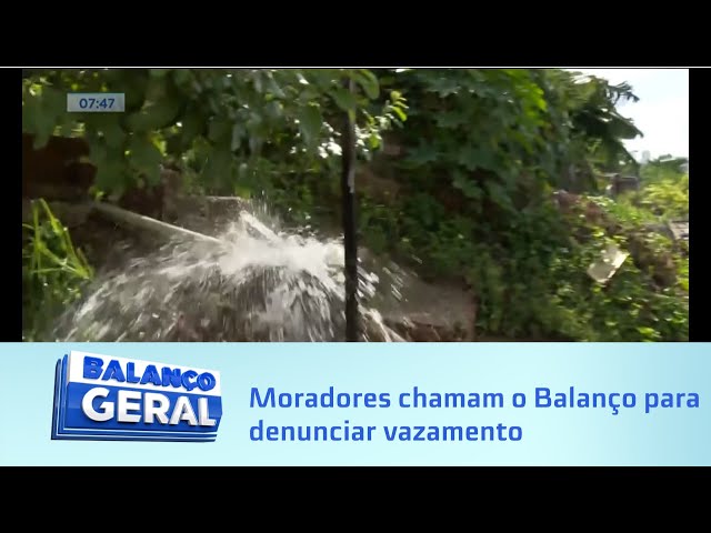 Flexal de cima: Moradores chamam o Balanço para denunciar vazamento de água no bairro
