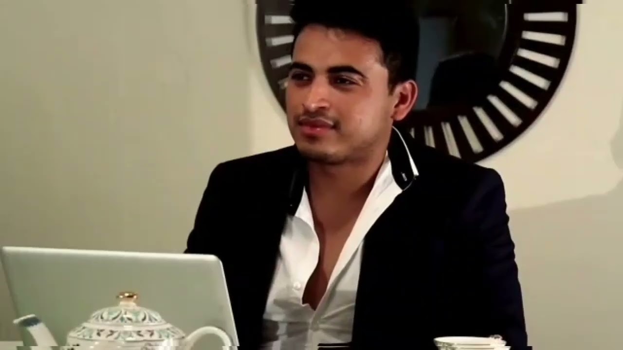 El barista ligando a tu novia. Cortometraje «Solo un café». Escrito y dirigido por Evelyn jimenez.