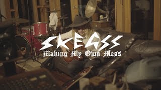 Video thumbnail of "MAKING MY OWN MESS"