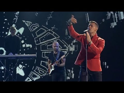 Стас Пьеха - Не хватает (Концерт к Дню Государственного флага РФ)