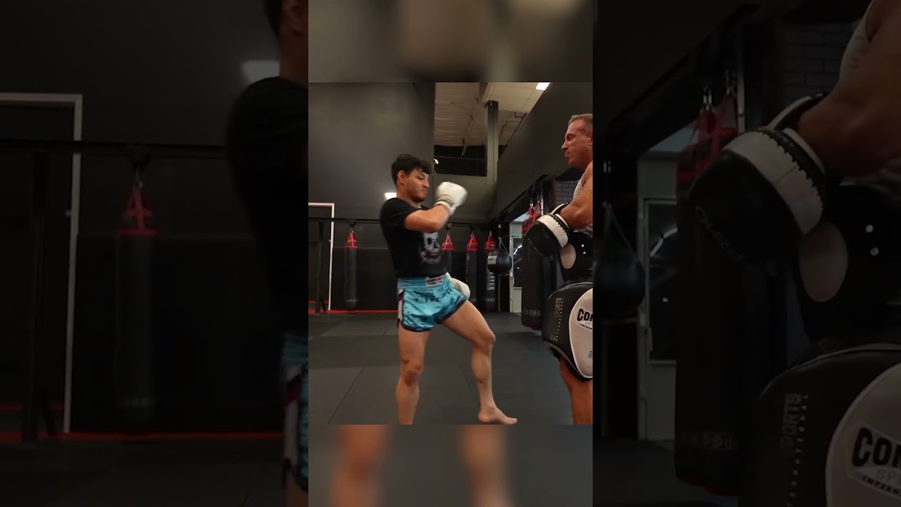 Knut helping Ronnie get ready for his fight 