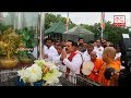 PM Mahinda Rajapaksa Worships Kiri Vehera