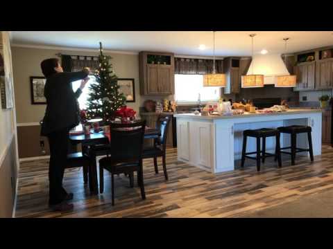 Holiday Decorating at Clayton Homes of Desoto