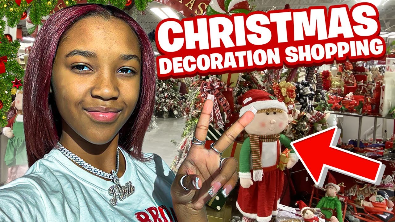 УКРАШАЕМ НАШУ РОЖДЕСТВЕНСКУЮ ЕЛКУ