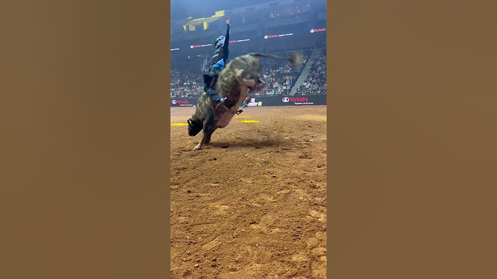 Sage Kimzey on Punchy Pete for 90 pts in PBR Team Series Duluth, GA 📸 Alison Wilkins  #bullriding