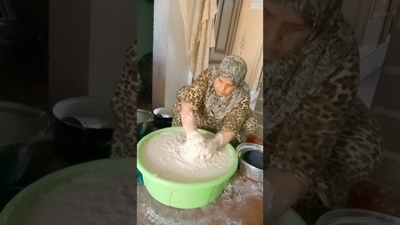 خبيز العيش البتاو الفلاحى ف الفرن البلدى