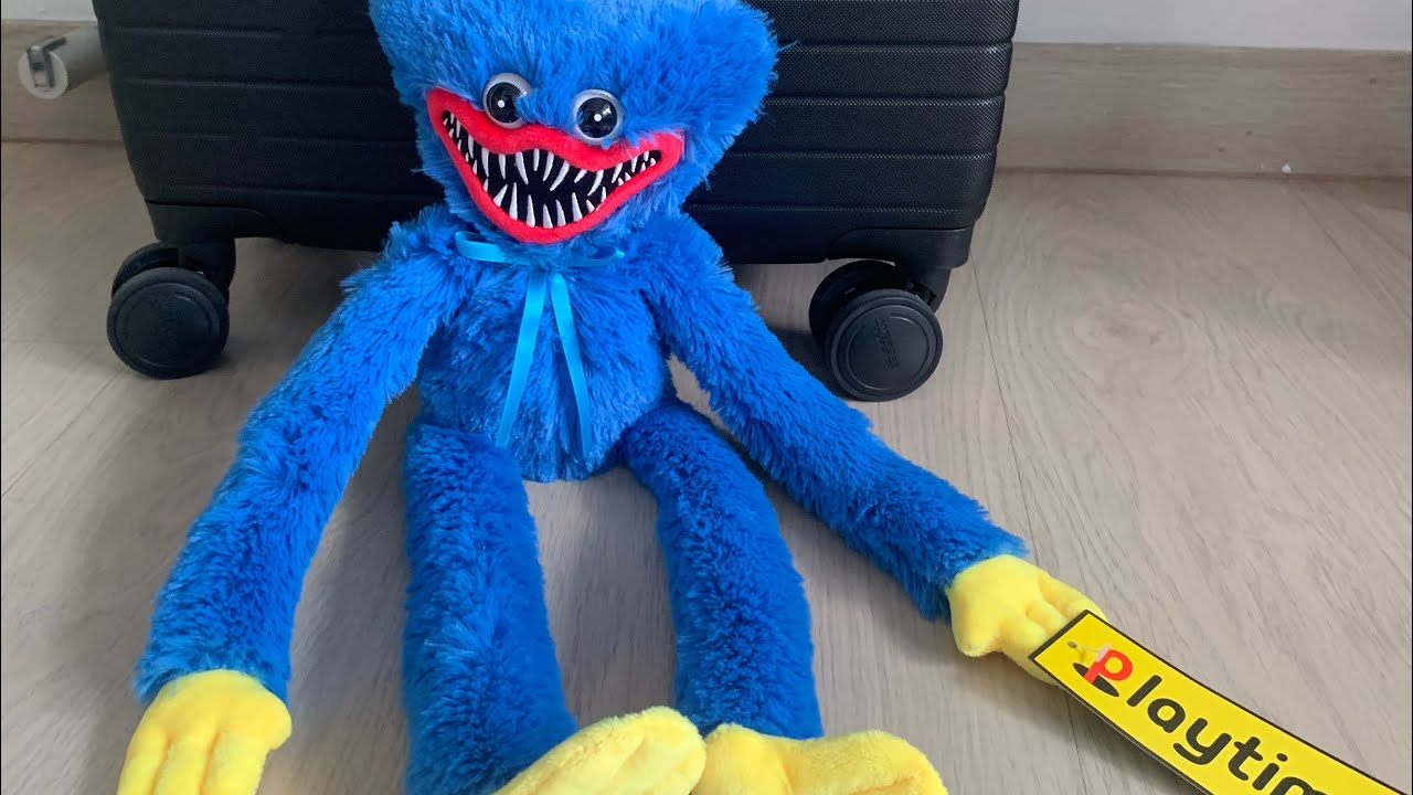 Unboxing the official huggy wuggy plush - YouTube