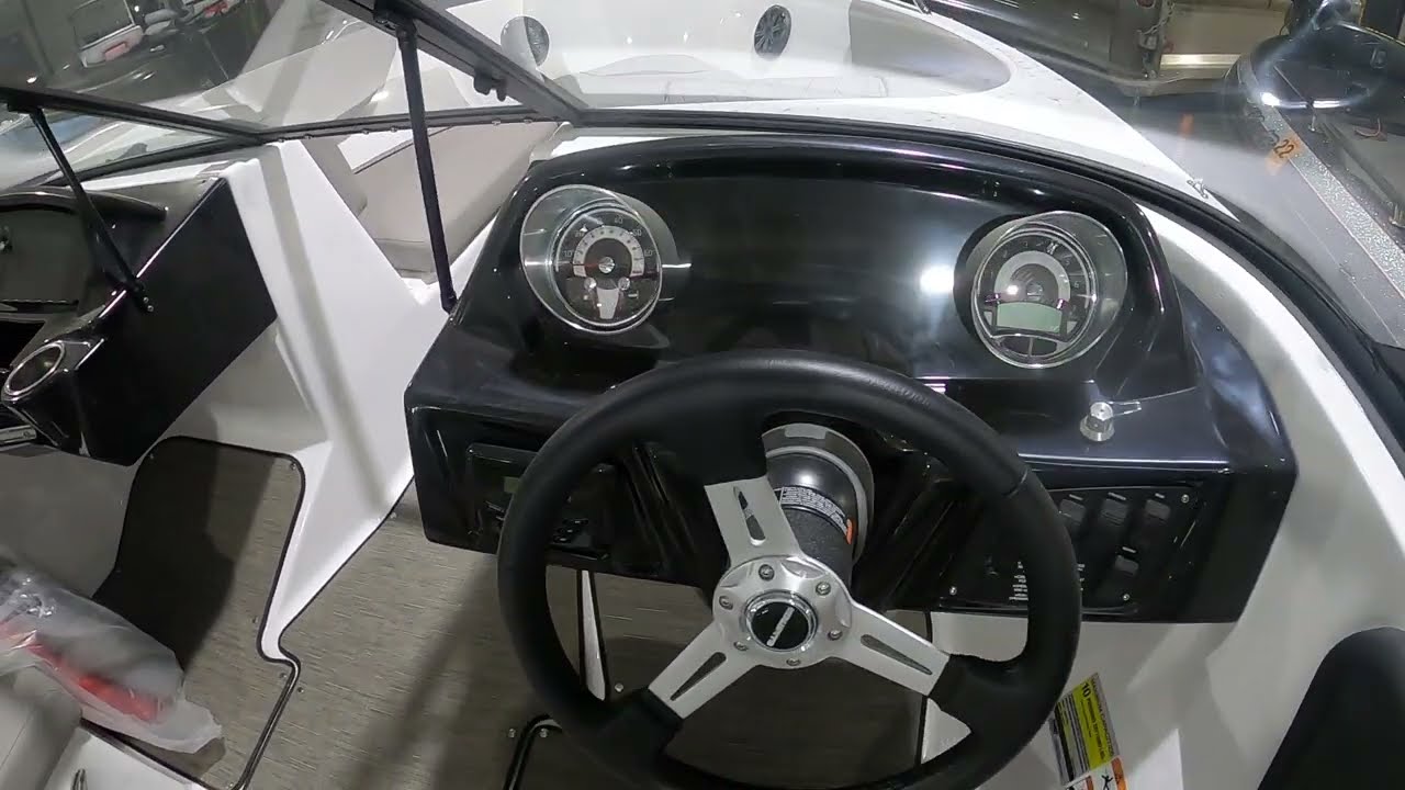 GBE091 GX 215 2022 Glastron