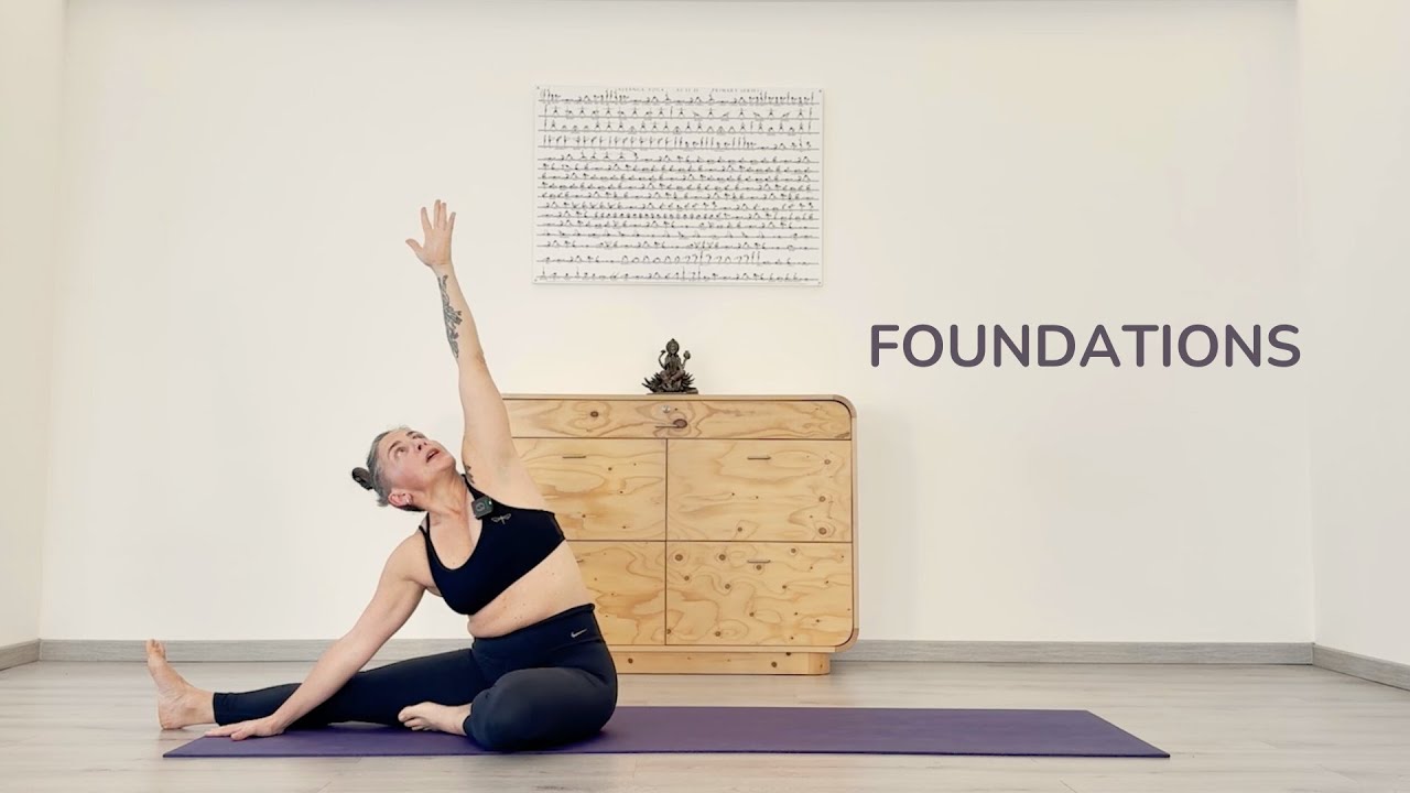 Black Lotus Yoga Foundations guidata in italiano con Giulia Citterio