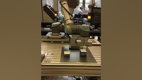 UR5 Tasks: Seek and Stack