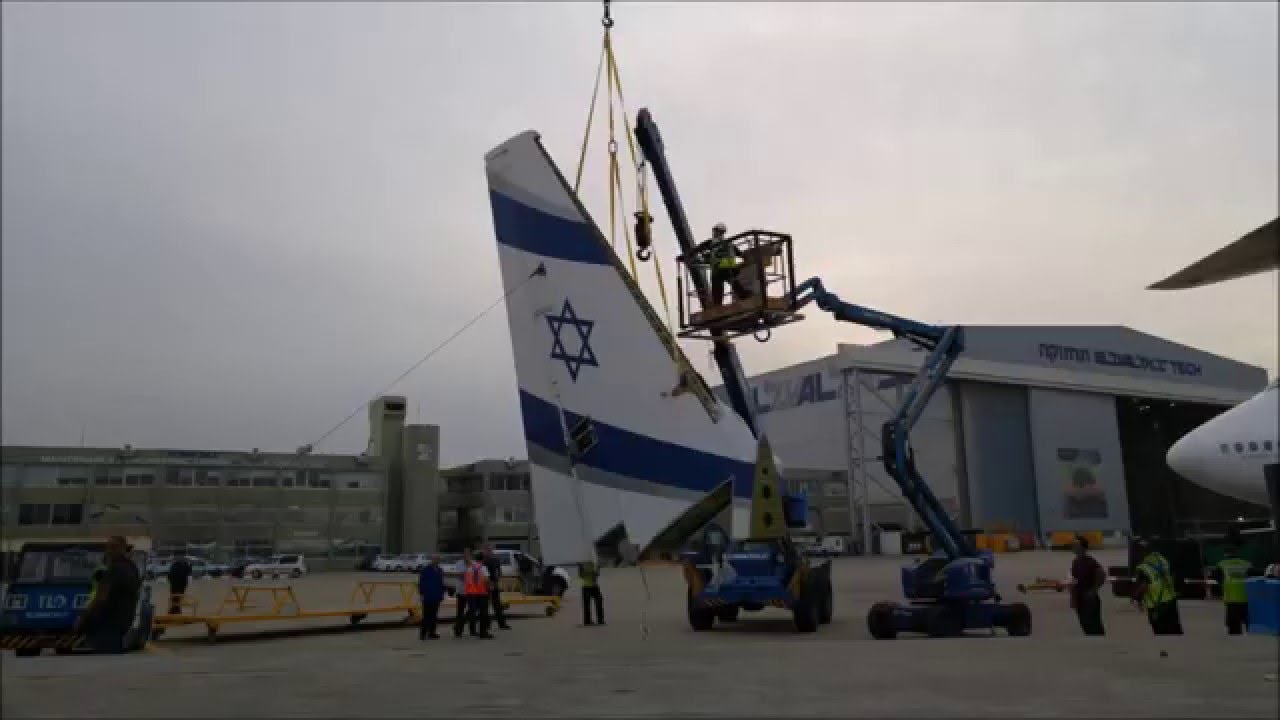 BOEING 737 800 VERTICAL STABILIZER REMOVAL YouTube boeing-737-800-vertical-stabilizer-removal-youtube