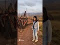 女孩不小心穿越到了秦朝,路上偶遇秦朝军队……   #影视 #穿越 #秦始皇 #秦朝