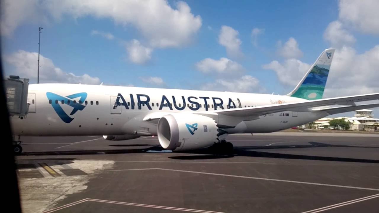 Beautiful Flight Air Madagascar 737-800 Tana ✈ Mayotte 2/2 part