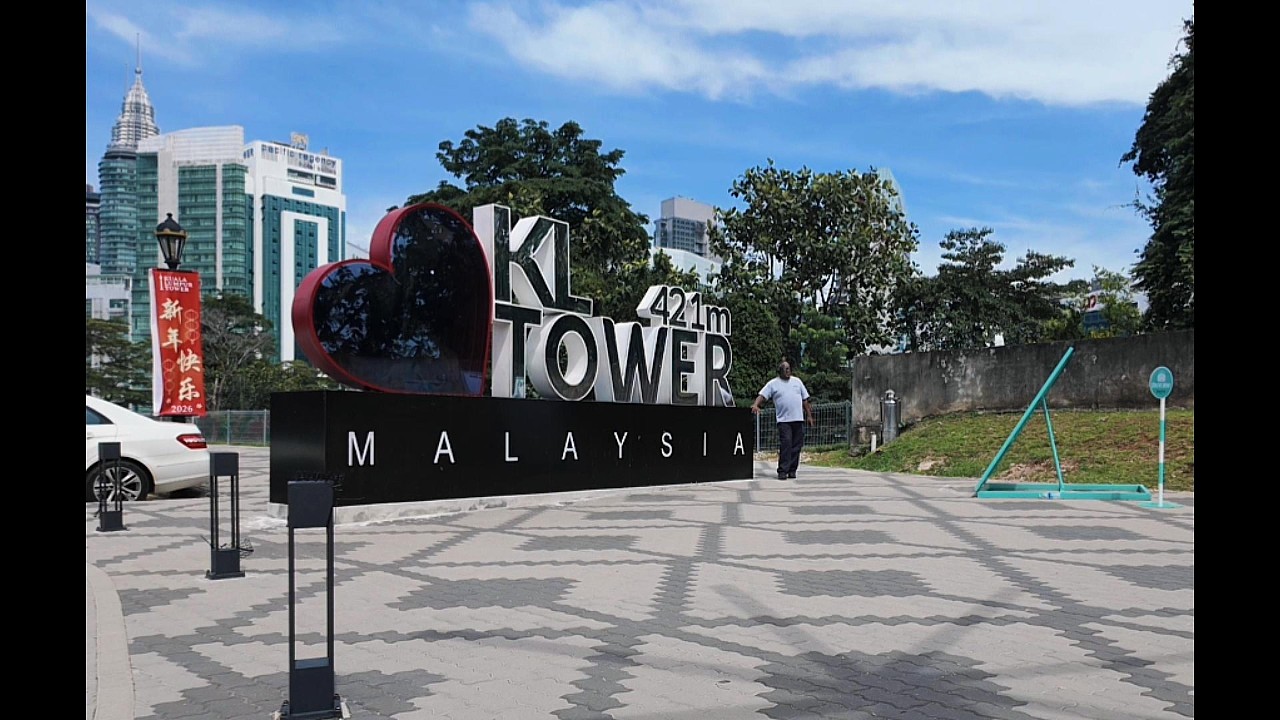 Kuala Lumpur Sky Deck 421m Tower Views 🇲🇾 | Malaysia Travel Experience 4K.