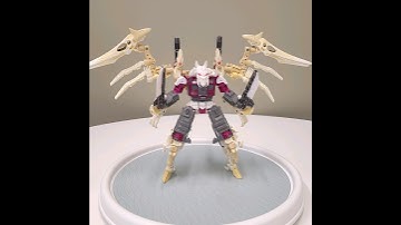 Preview: Transformers Legacy Fan Mode featuring Skullgrin and Double Wingfinger