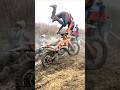 Вылетел из мотоцыкла, на эндуро гонках