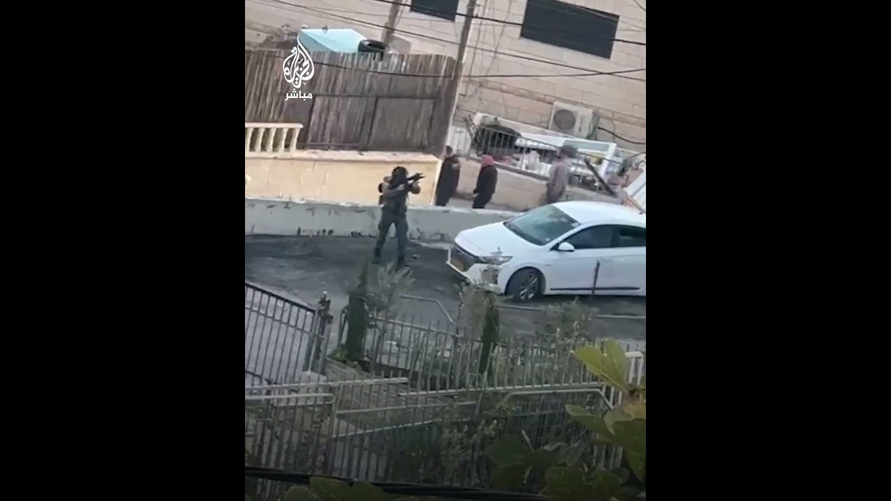 قوات الاحتلال الإسرائيلي تعتدي على فلسطينيين في القدس