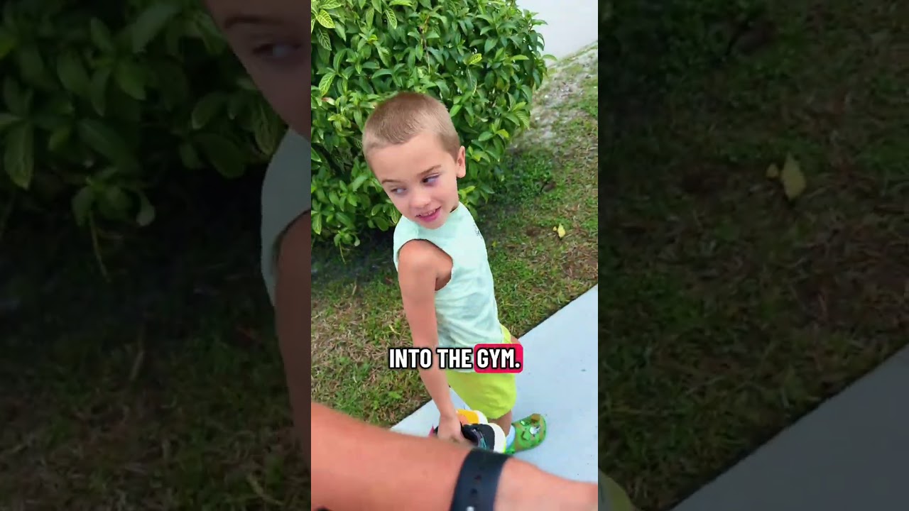 Чувак только что стал настоящим крутым танцором, и я не знаю, где он этому научился 😂