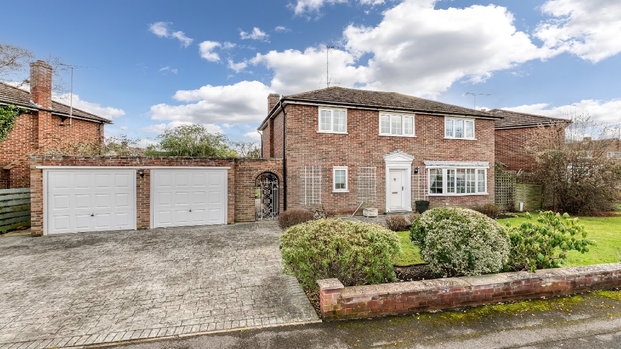 Lea Croft, Crowthorne Property Tour YouTube