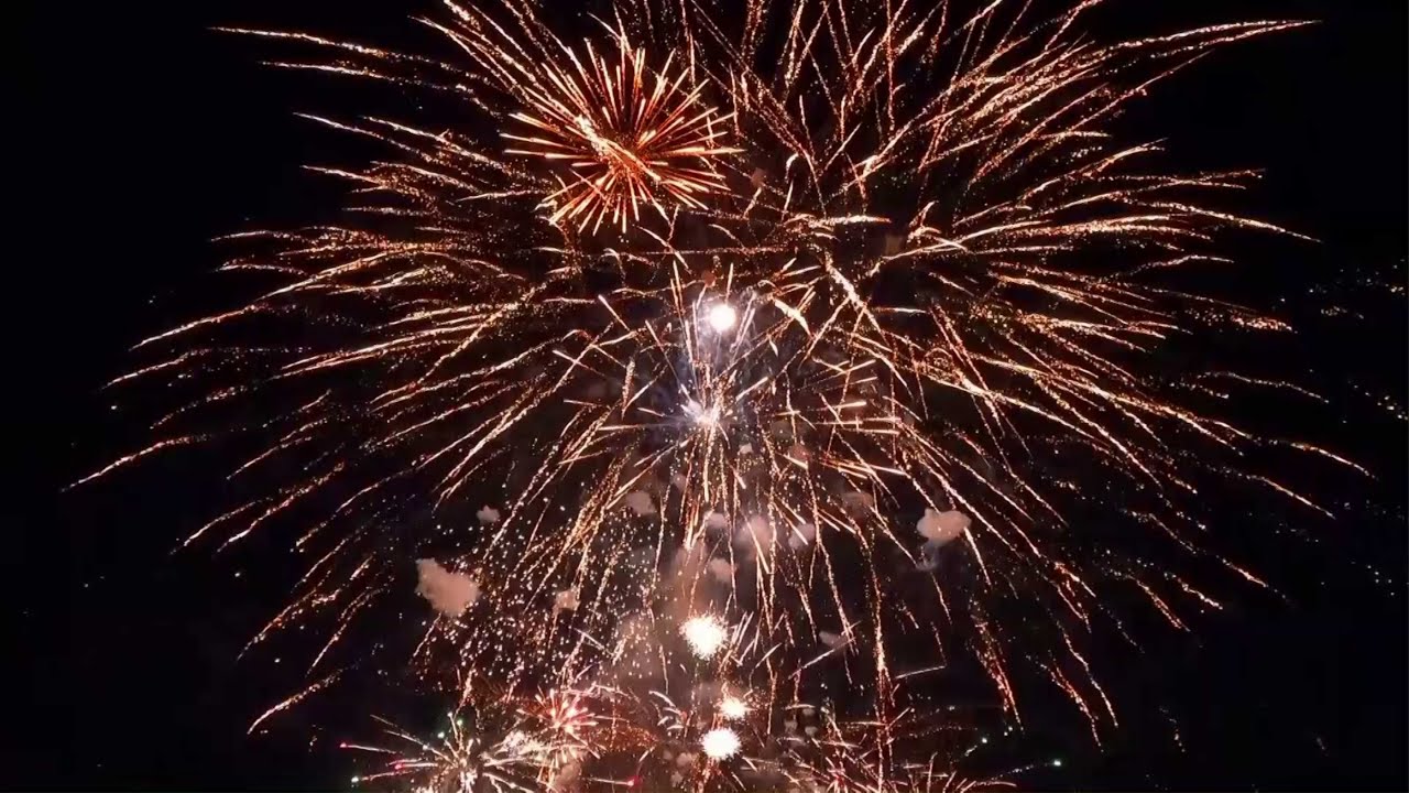 Hochzeitsfeuerwerk Köln am 11.11.22 mit Mega-Goldfinale - In Kooperation mit Rheinland Pyrotechnik