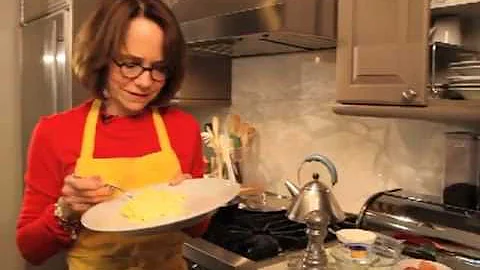 How to make Fabulous Scrambled Eggs by Jessica Har...