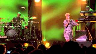 Emeli Sandé - Where I Sleep / One Love / No Woman, No Cry (Live at iTunes Festival 2012)