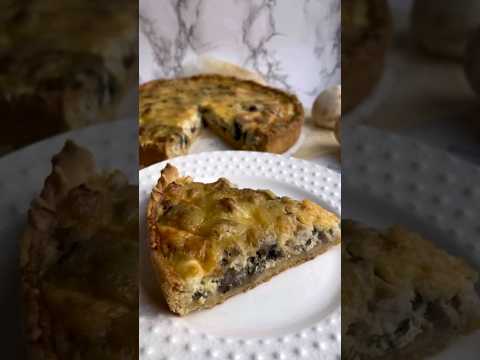 Киш с курицей и грибами, рецепт в комментариях #выпечка #еда #рецепты #киш #кишскурицейигрибами