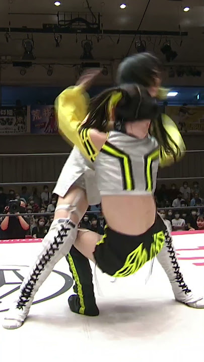 【黄金の足殺しコンボ】低空ドロップキック⇨ドラゴンスクリュー⇨足4の字固め / 辰巳リカ【プロレス技】